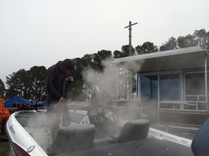 今日の琵琶湖は大荒れ
